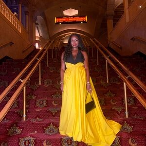 Fashion nova Elegant Yellow and Black Evening Gown w/pockets